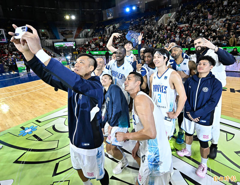 富邦勇士拿下勝利。（記者陳志曲攝）