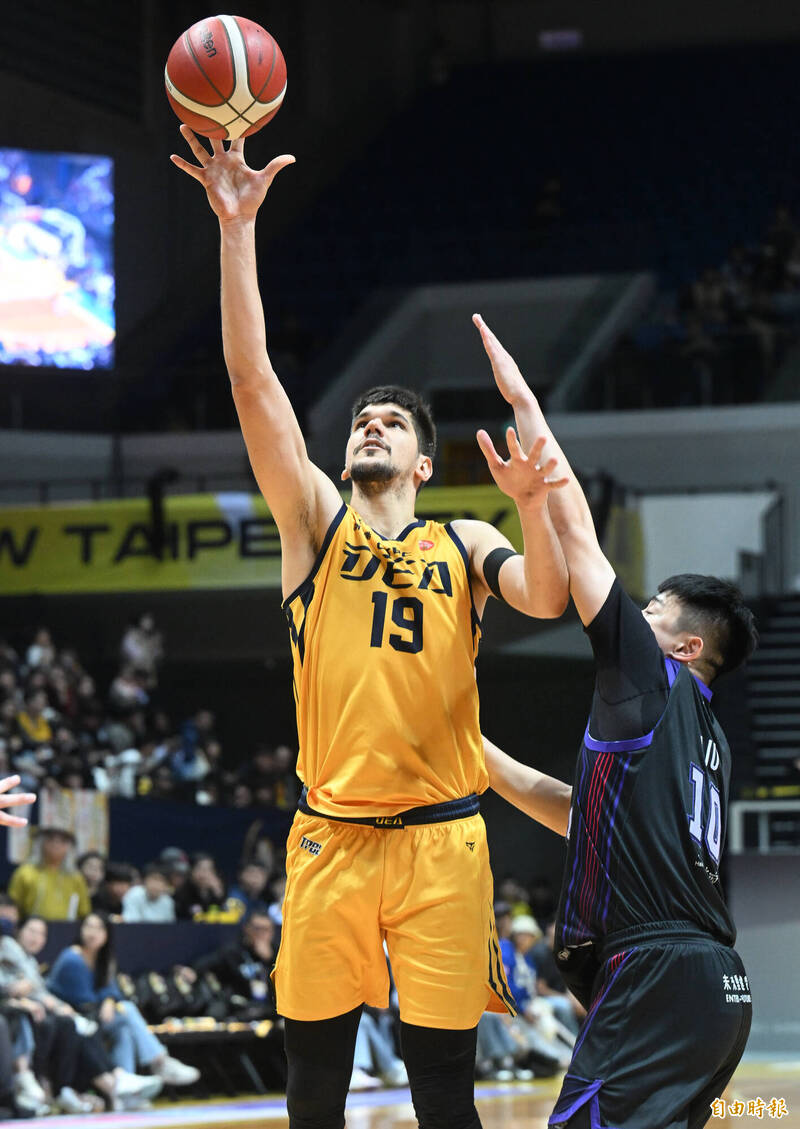 中信特攻馬可。（記者林正堃攝）