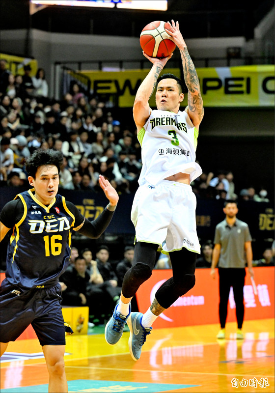 張宗憲攻下全隊最高25分，率夢想家擊退特攻。（記者林正堃攝）