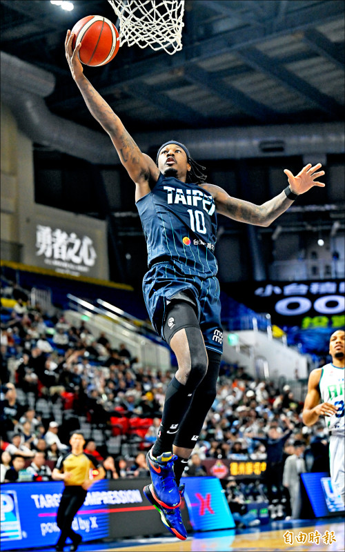 勇士洋將古德溫單場砍51分，創PLG新紀錄。（記者陳志曲攝）