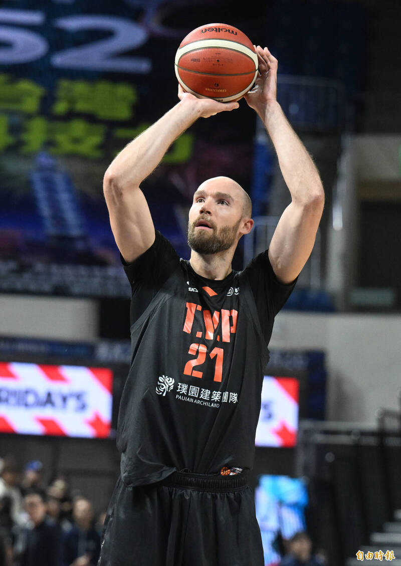 領航猿伯朗。（記者林正堃攝）