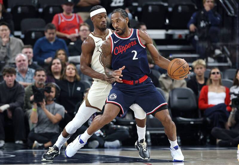 雷納德（右）、巴特勒（左）。（法新社）