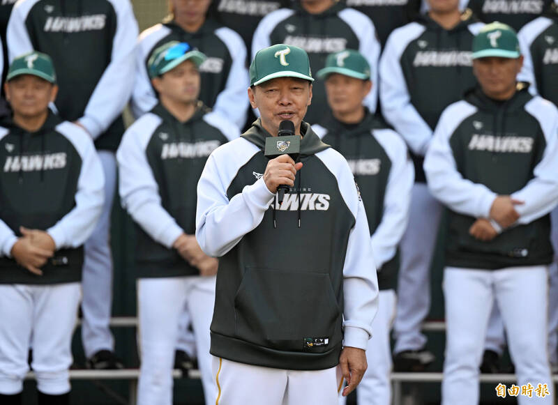 台鋼客座教練林仲秋。（記者李惠洲攝）