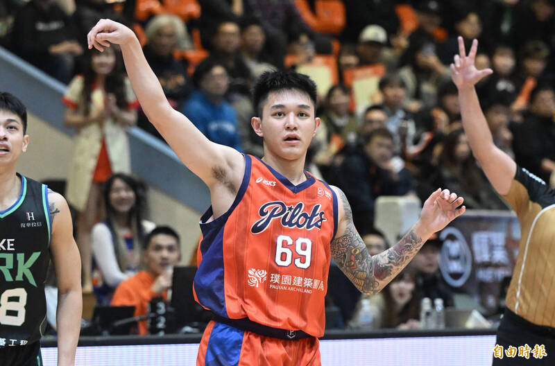 盧峻翔達成生涯2000分里程碑，成為聯盟史上第一人。（記者林正堃攝）