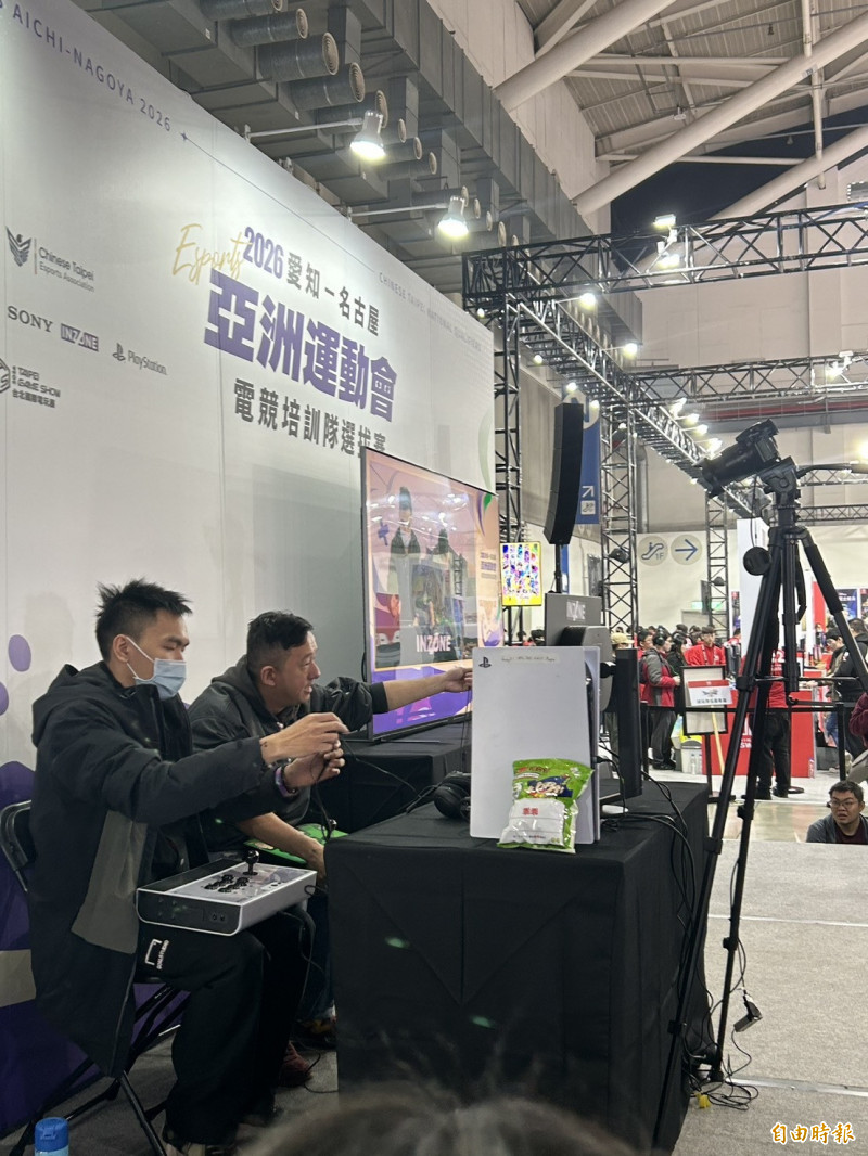 林家弘（右一）在選拔賽脫穎而出（記者吳孟儒攝）