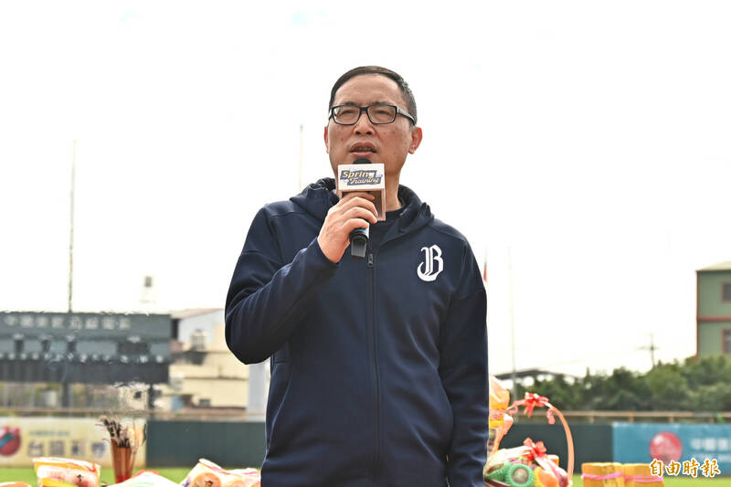 中信兄弟領隊劉志威。（記者李惠洲攝）
