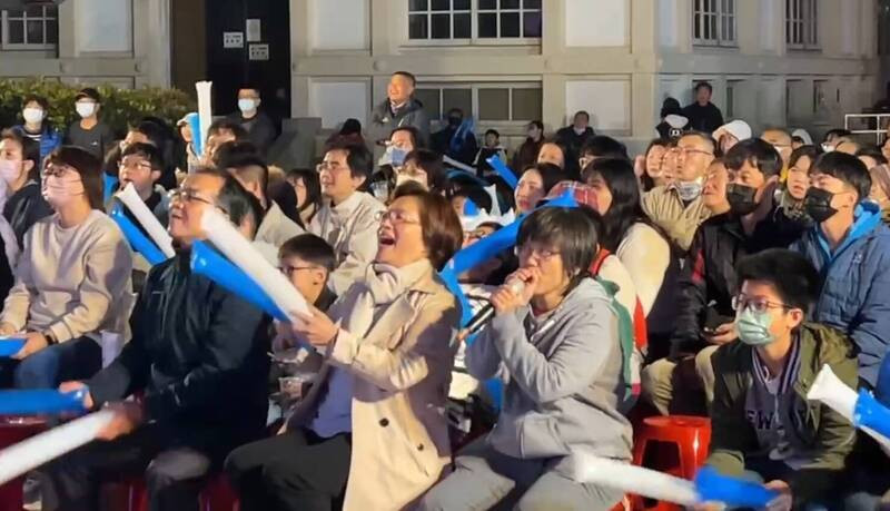 彰化縣政府近年來都有轉播重要球賽，也成為彰化人一起加油的共同回憶。（民眾提供）
