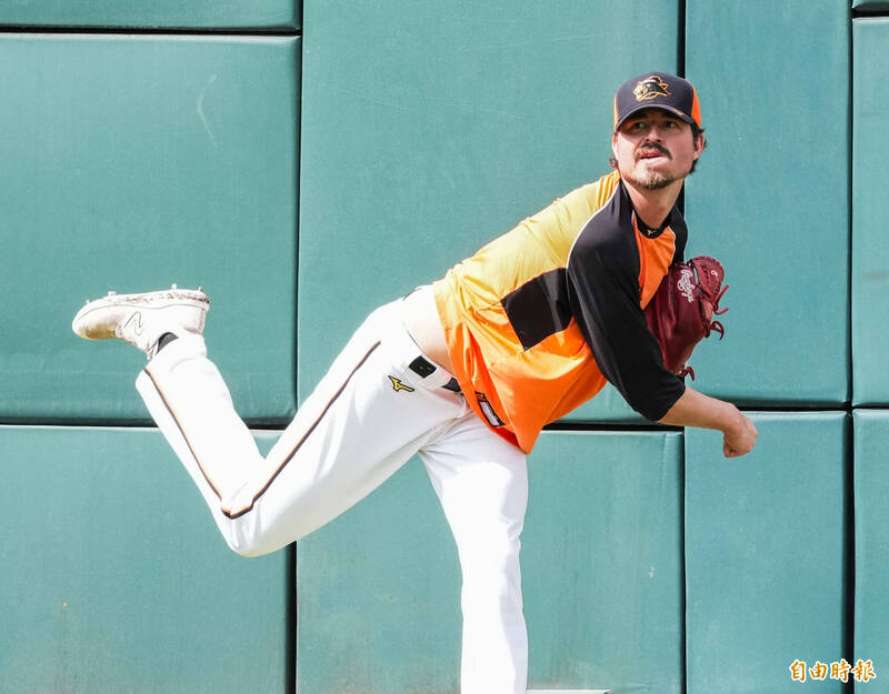 統一獅新洋投喬登。（記者李惠洲攝）