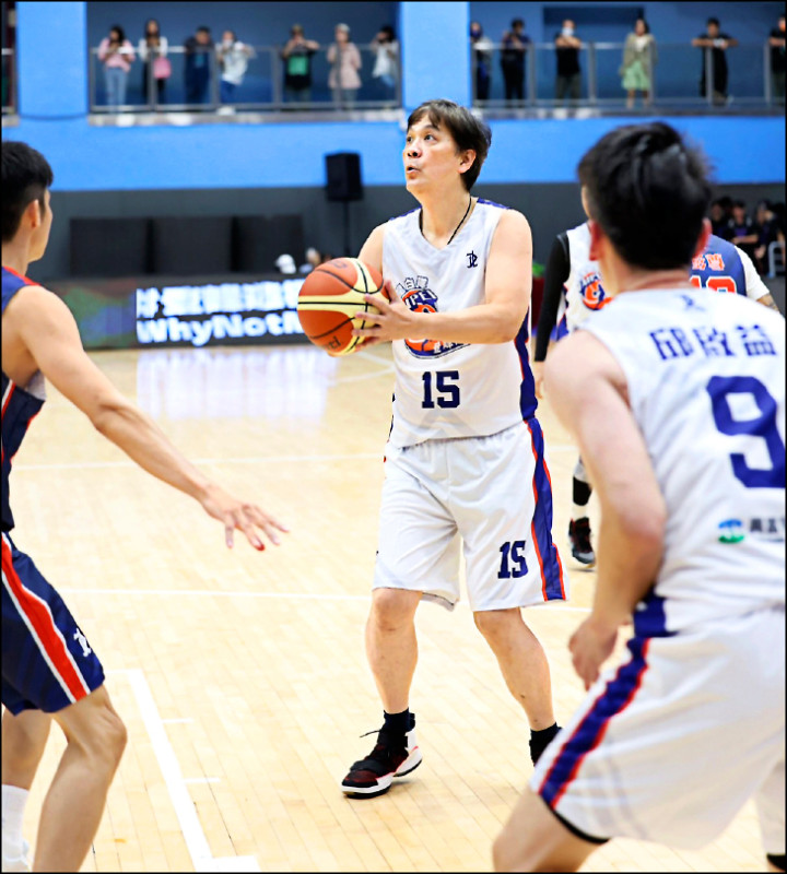 李玉龍在登峰造極明星賽小露身手。（李玉龍提供）