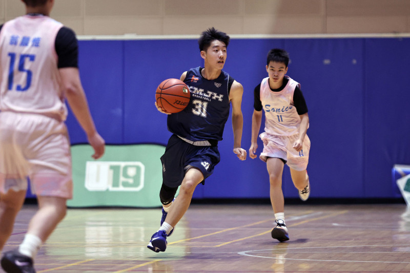 新民國中31號楊皓程摘下7分全隊之冠。（U19籃球聯盟提供）