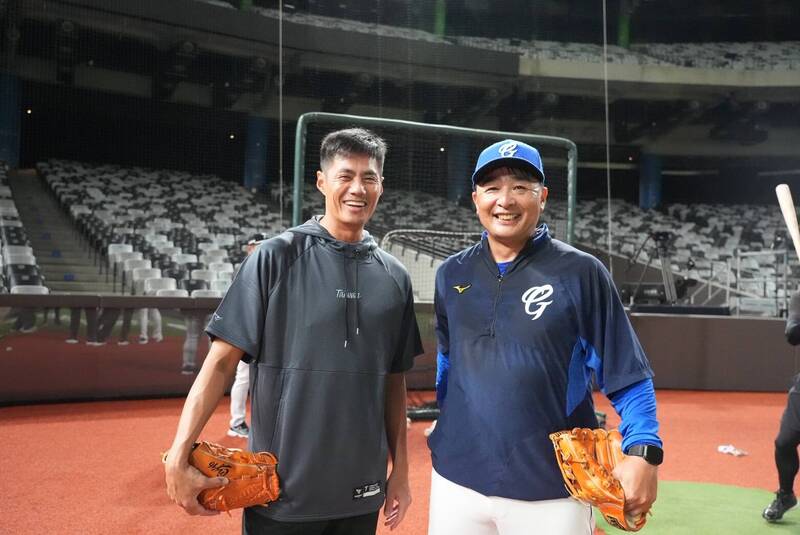 陳偉殷（左）、森野將彥（右）。（富邦悍將提供）