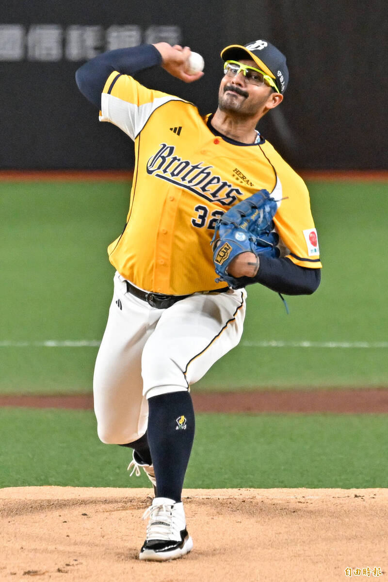 中信兄弟先發投手羅戈。（記者陳志曲攝）