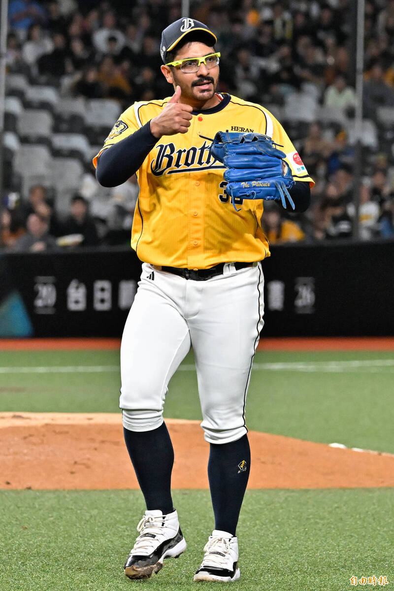 中信兄弟先發投手羅戈。（記者陳志曲攝）