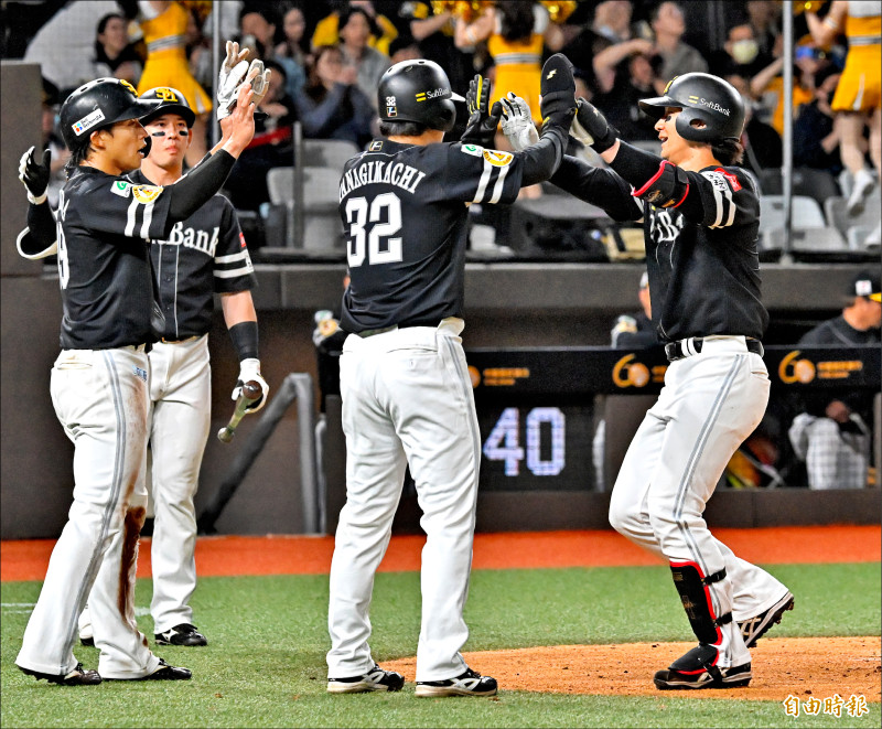 台日交流賽》中信久違領先日職隊 第4局就破功