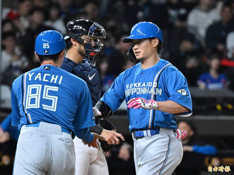 日本火腿西川遙輝全壘打。（記者陳逸寬攝）