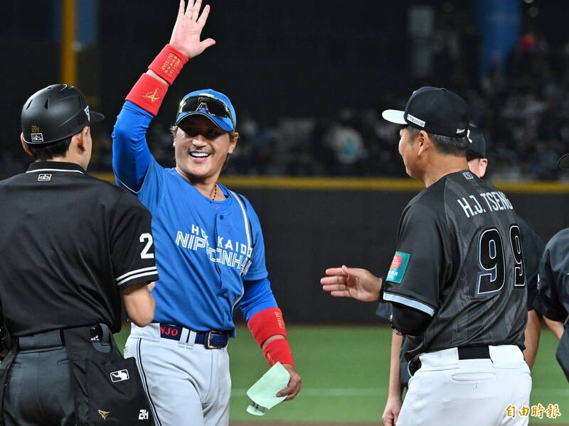 日本火腿鬥士總教練新庄剛志。（記者陳逸寬攝）