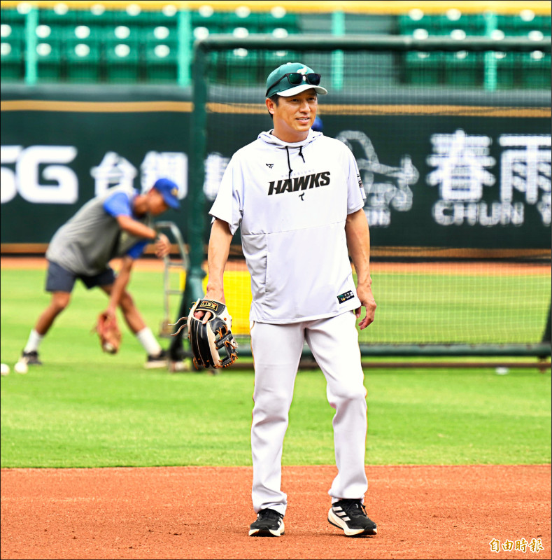 平石洋介獲台鋼邀請擔任客座教練。（記者李惠洲攝）