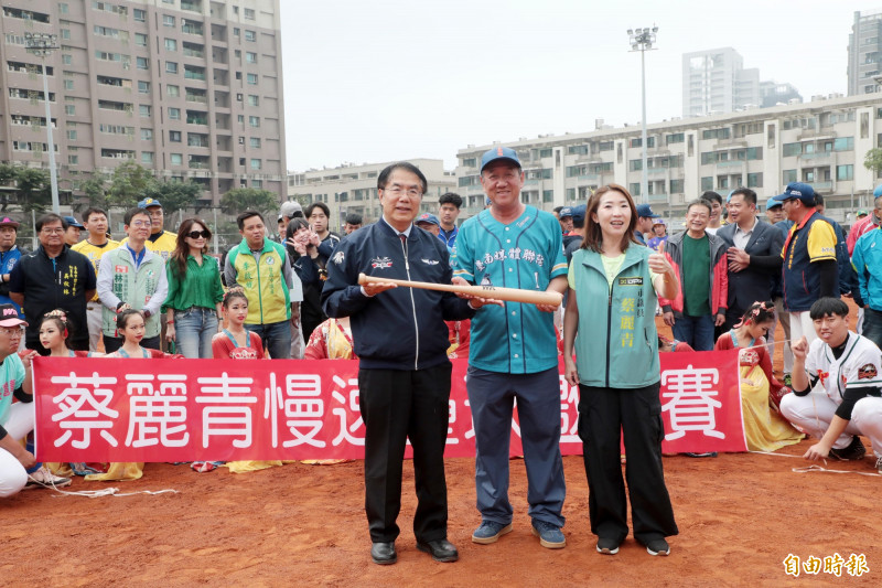 台南首屆安南尚青慢壘賽開打，市長黃偉哲出席開幕。（記者王姝琇攝）