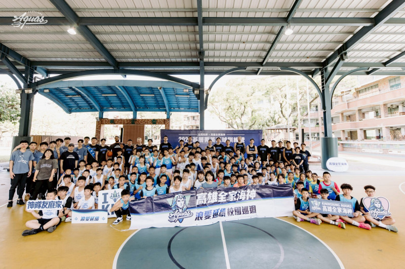 高雄海神職籃舉辦學童訓練營。（高雄海神提供）