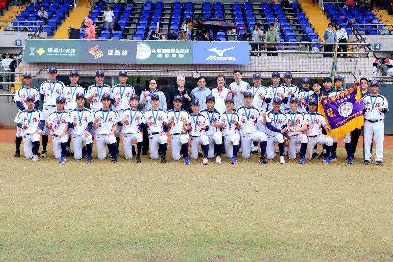 平鎮高中抱回高中木棒聯賽隊史第七座冠軍。（學生棒聯提供）