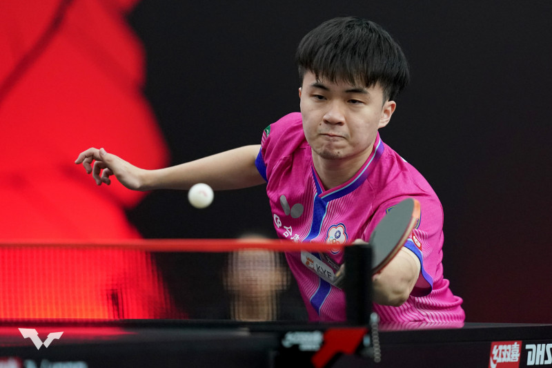 林昀儒在男單8強賽擊敗德國名將法蘭吉斯卡，第二度晉級4強。（取自WTT官網）