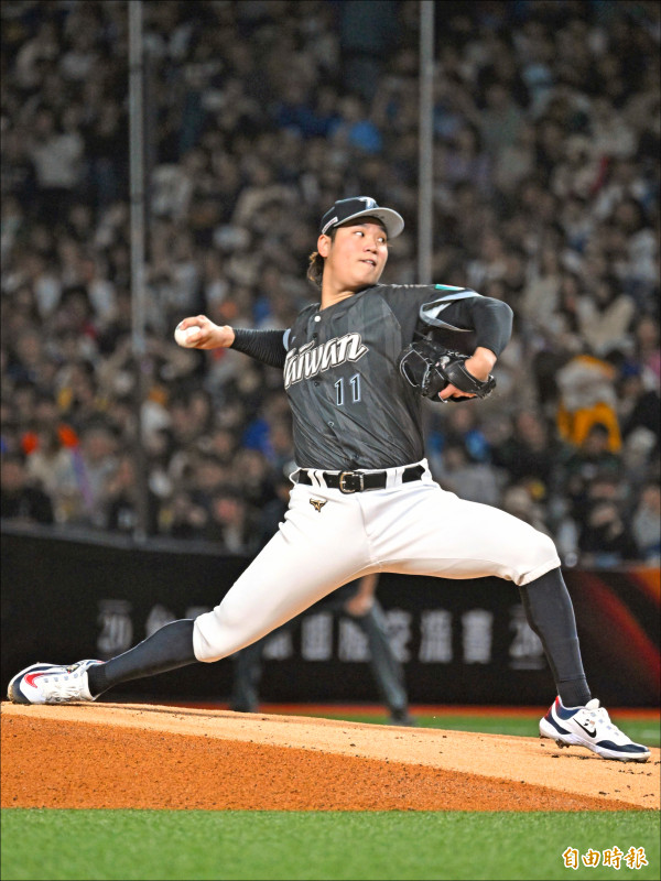 台灣隊王牌古林睿煬先發迎戰母隊日本火腿，繳出3局5K失1分好投。（記者陳逸寬攝）