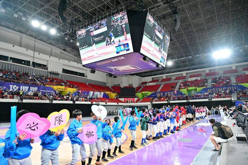 新竹縣政府2023年11月曾於新竹縣體育館直播12強賽事。（圖由新竹縣政府提供資料照）