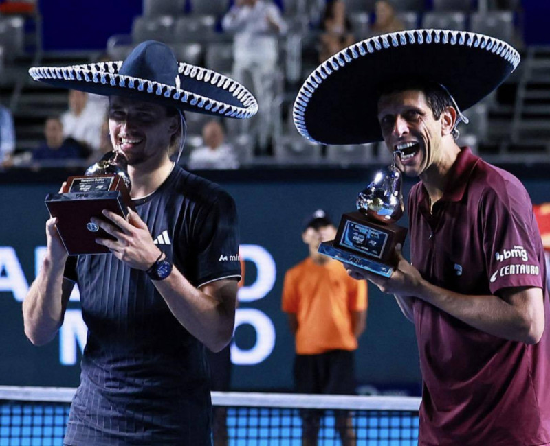 茲維列夫（左起）與梅洛在墨西哥阿卡普科贏得雙打冠軍。（取自盧布列夫臉書）