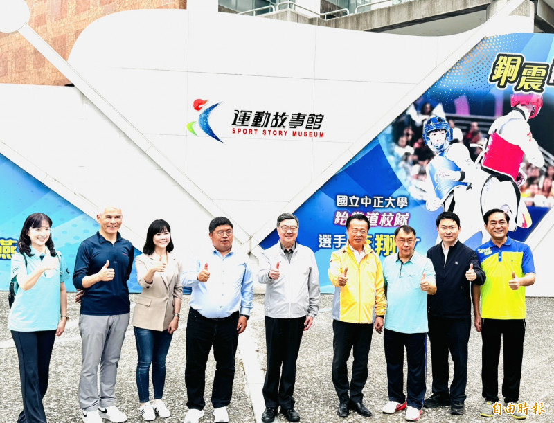 行政院長卓榮泰視察中正大學體育中心。 （記者蔡宗勳攝）