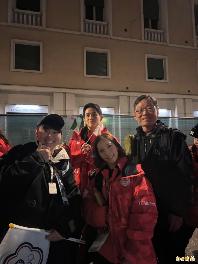 林欣蓉和奧運雙人花式滑冰金牌三浦璃來與木原龍一合影。（取自林欣蓉Threads）