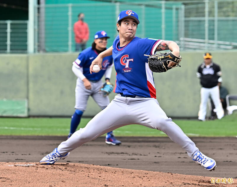 台灣隊先發投手張峻瑋。（特派記者陳志曲攝）