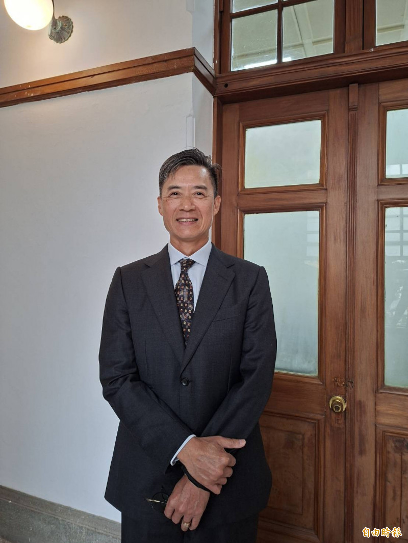 WBC開打，3/6台日大戰，新竹市府除在後站停車場舉辦直播派隊，也邀球星出身的副市長林琨瀚與球迷同步觀看直播挺台灣。（記者洪美秀攝）