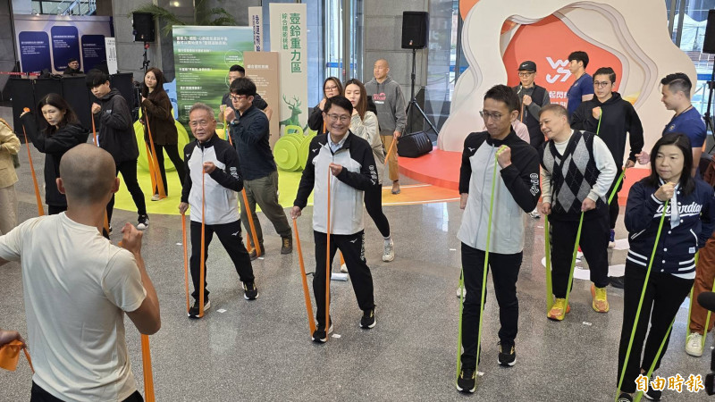 新北市府體育局於市府一樓大廳規劃「用科學成為你的配速員」特展，於3月5日至3月15日展出。（記者黃子暘攝）