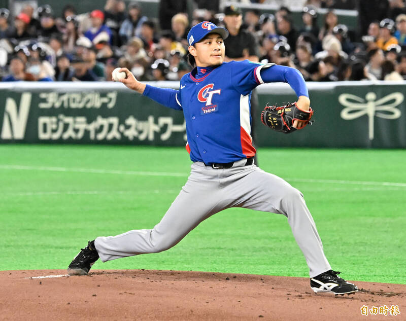 台灣隊先發投手徐若熙。（特派記者陳志曲攝）