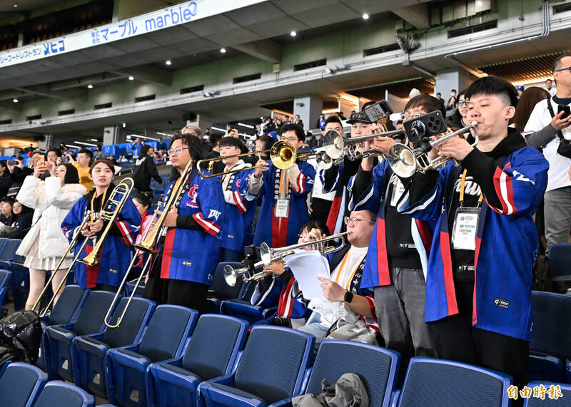 台灣球迷應援。（特派記者陳志曲攝）