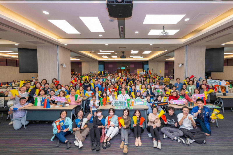 彰基力挺經典賽台灣隊，台日大戰取得轉播權，明天的台韓之戰也會轉播。（彰基提供）