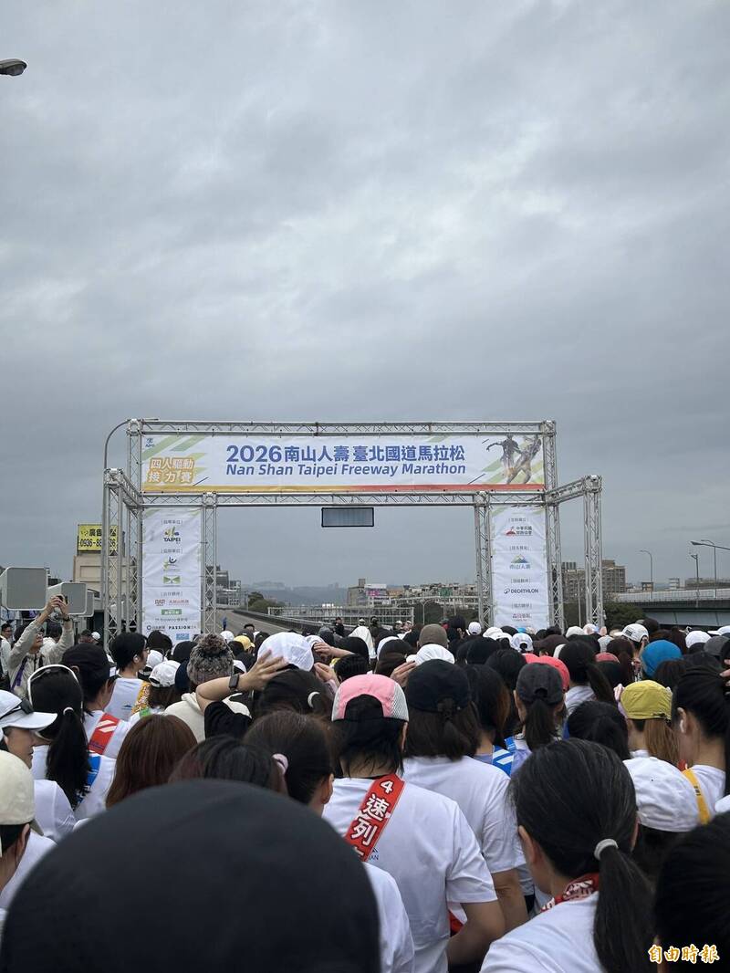 國道馬拉松接力賽第一棒視角。（記者吳孟儒攝）