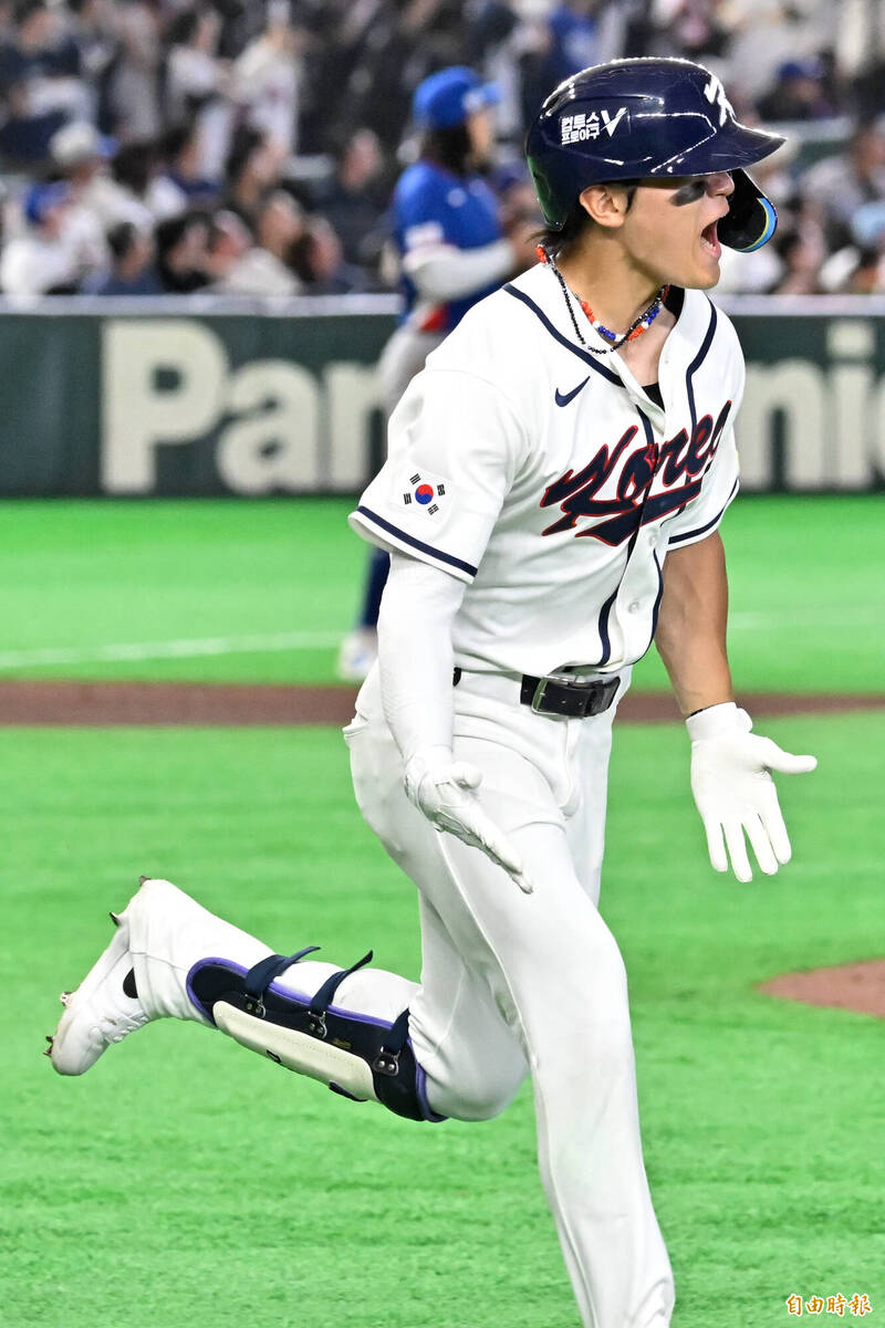 金倒永開轟。（記者陳志曲攝）