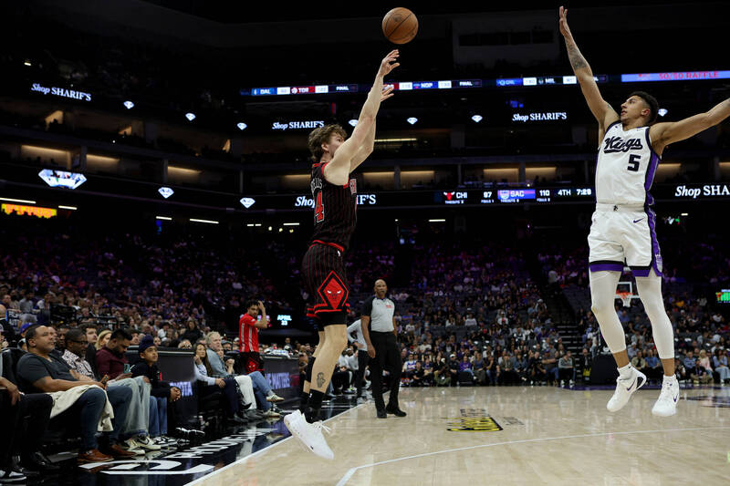 NBA》布澤利斯狂砍41分！公牛躲過被逆轉在延長賽擊退勇士 - 自由體育