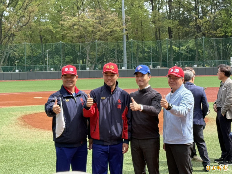 青年公園棒球場是少棒勁旅東園國小練習場地。（記者甘孟霖攝）