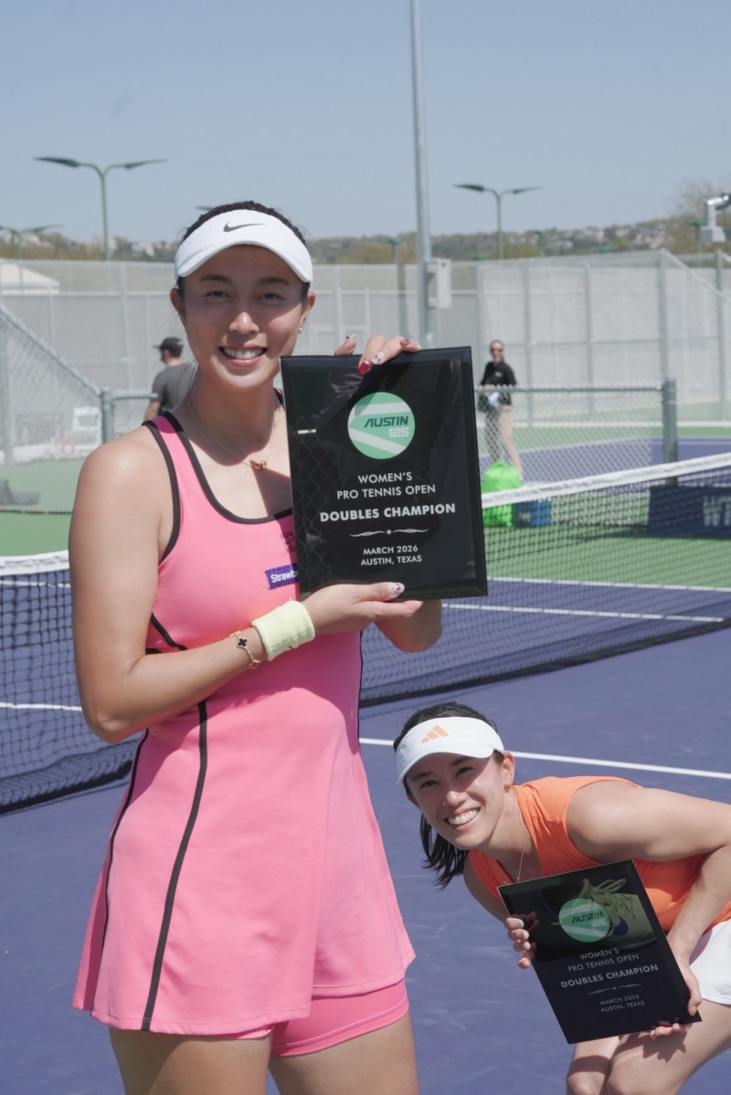 詹皓晴（左）與加藤未唯。（詹皓晴提供）