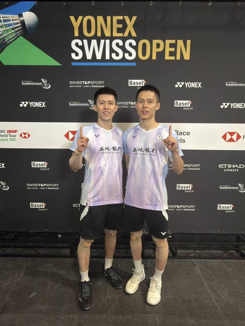 李芳任／李芳至直落二拍下丹麥勁敵奪冠。（羽協提供）