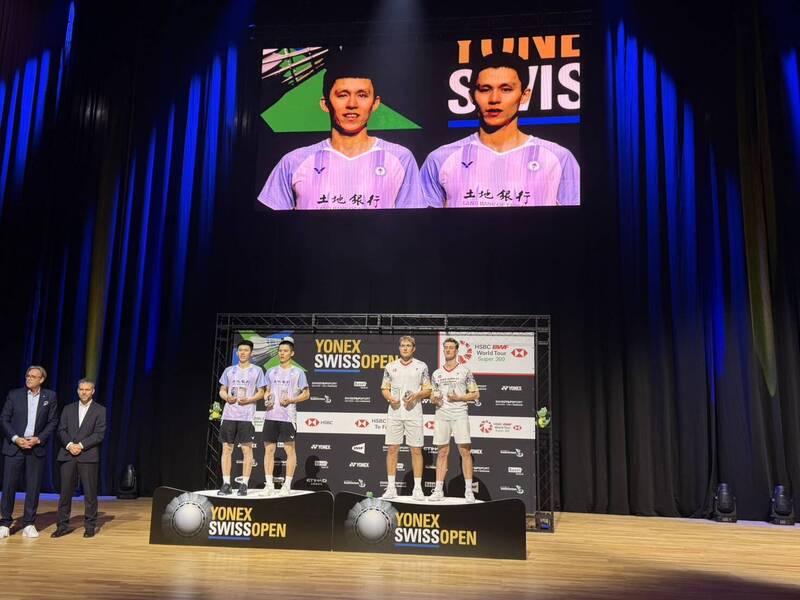 李芳任／李芳至直落二拍下丹麥勁敵奪冠。（羽協提供）