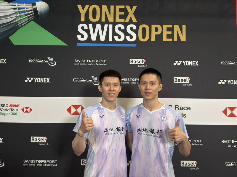 李芳任／李芳至直落二拍下丹麥勁敵奪冠。（羽協提供）