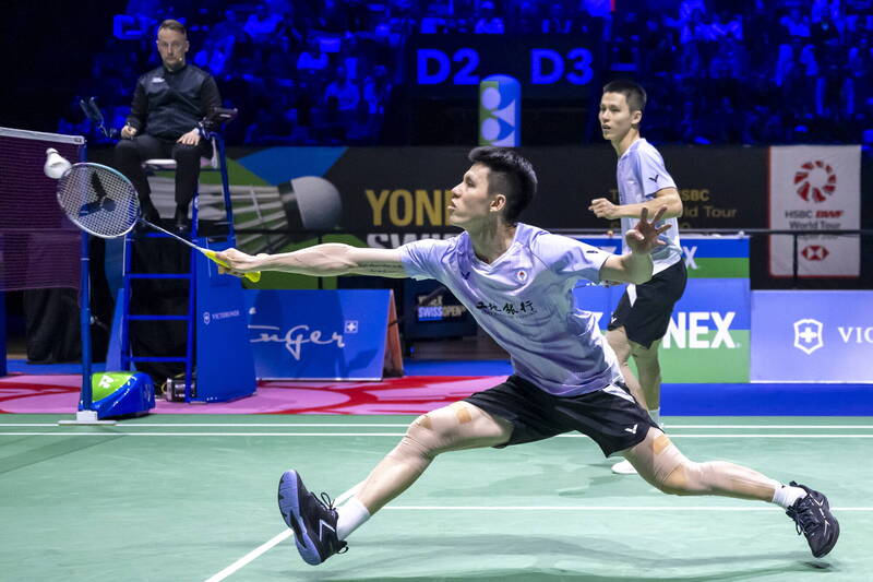 李芳任／李芳至直落二拍下丹麥勁敵奪冠。（歐新社）