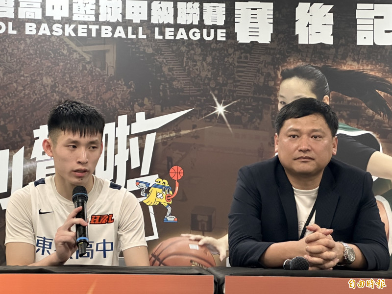 高丁子權（左）、高丁國柱。（記者盧養宣攝）