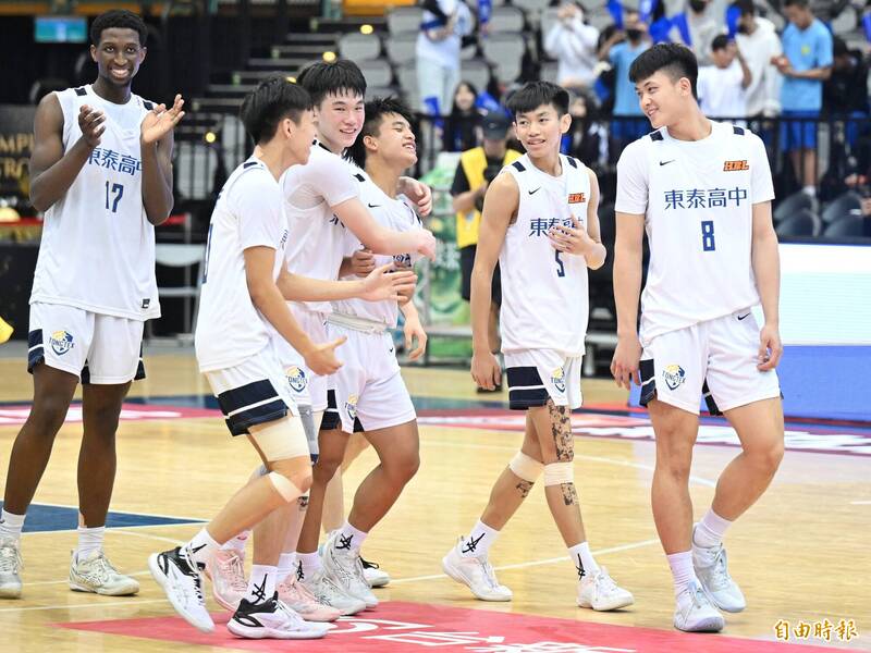 東泰高中以68比63擊敗能仁家商，獲得HBL男子組季軍。（記者陳逸寬攝）