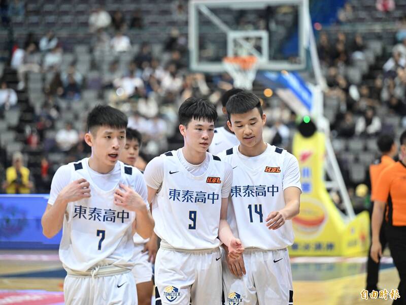 高丁子權（左起）、許恩翔、黃冠瑜。（記者陳逸寬攝）