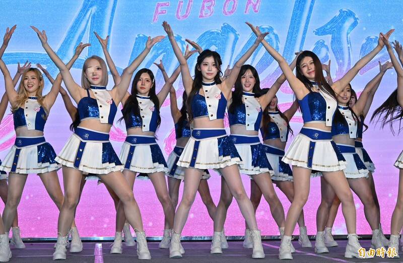 富邦悍將今天舉辦啦啦隊Fubon Angels開季發佈會。（記者劉信德攝）