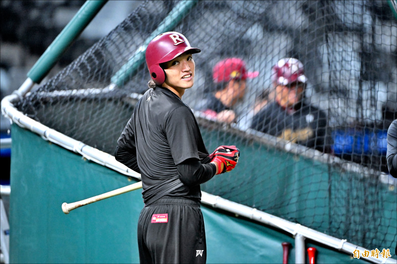 何品室融將扛起猿隊開路先鋒重任。（記者陳逸寬攝）